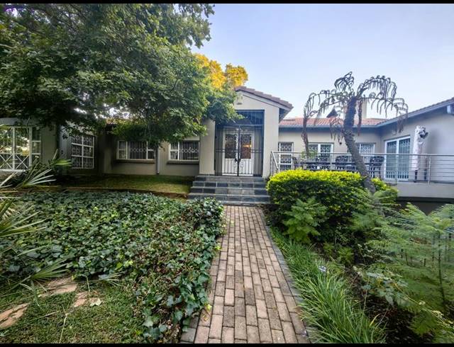 5 BEDROOM HOUSE FOR SALE IN WATERKLOOF